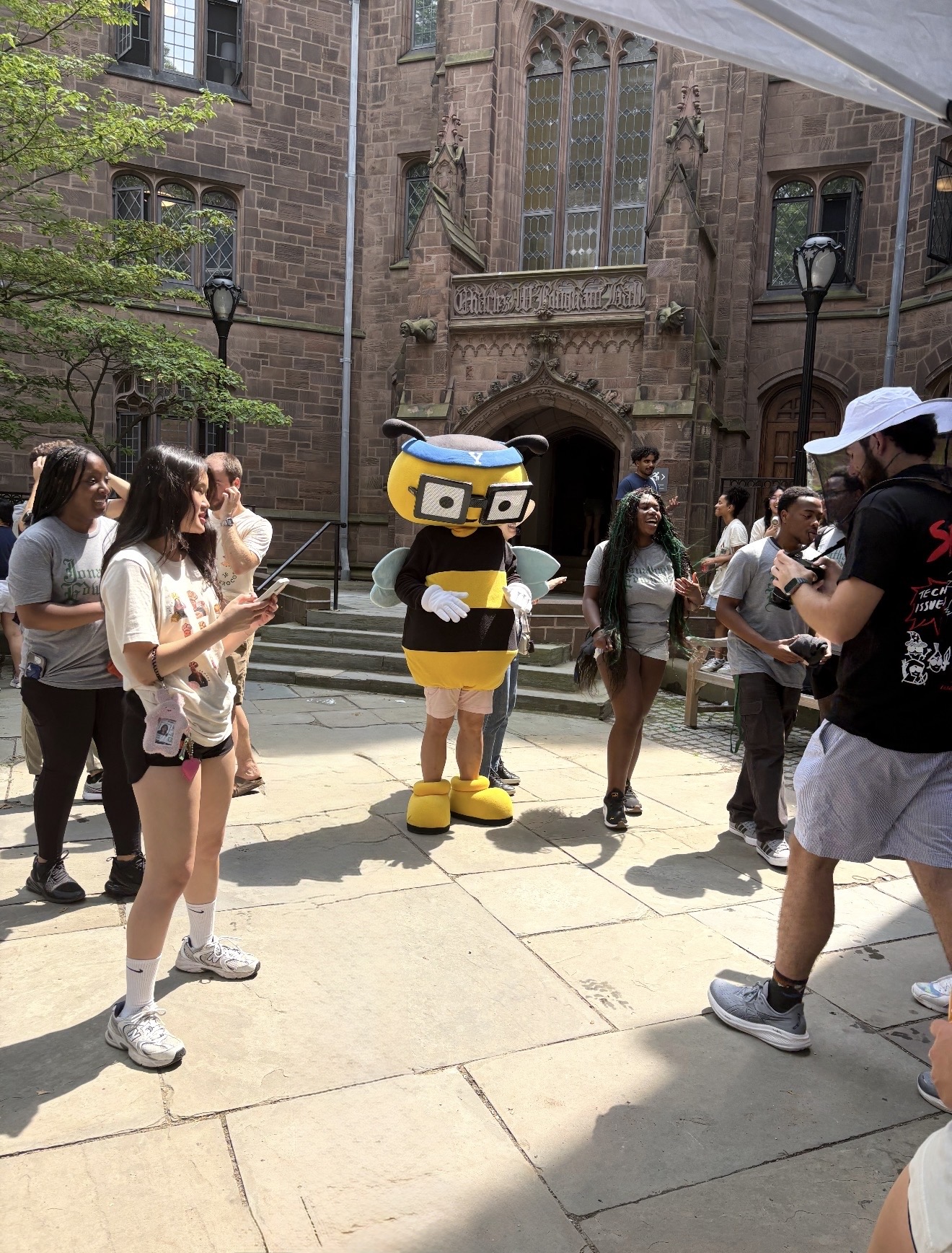 JE Move In Day 2025 Bingham Courtyard Bee Safe Cybersecurity